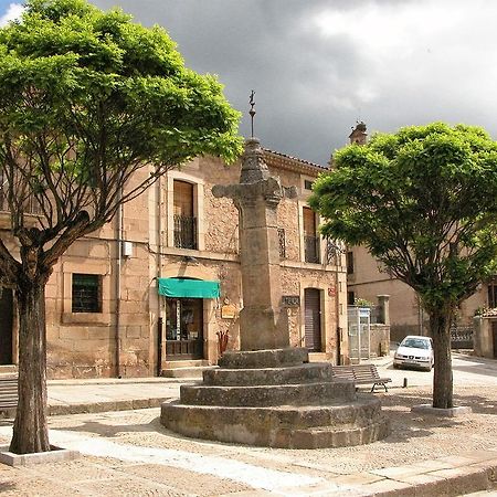 וינואסה Hostal Visontium מראה חיצוני תמונה