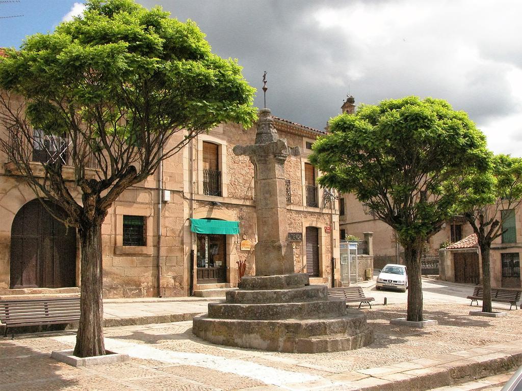 וינואסה Hostal Visontium מראה חיצוני תמונה